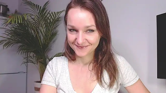 Snapshot of AliciaDesire chatting on 9, 1, 2025 AliciaDesire online show from 9, 1, 2025