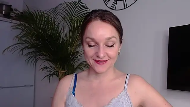 Snapshot of AliciaDesire chatting on 7, 2, 2025 AliciaDesire online show from 7, 2, 2025