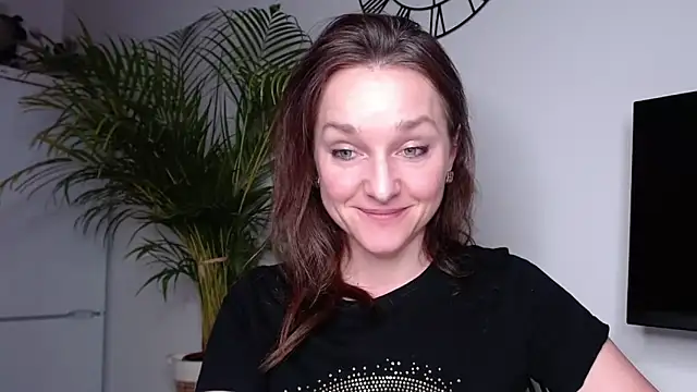 Snapshot of AliciaDesire chatting on 10, 2, 2025 AliciaDesire online show from 10, 2, 2025