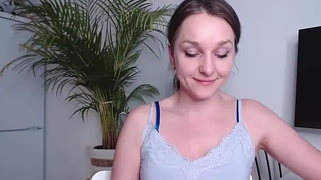 Snapshot of AliciaDesire chatting on 12, 2, 2025 AliciaDesire online show from 12, 2, 2025