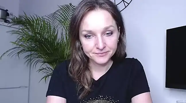 Snapshot of AliciaDesire chatting on 18, 2, 2025 AliciaDesire online show from 18, 2, 2025