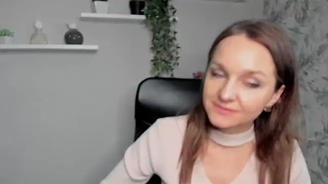 Snapshot of AliciaDesire chatting on 20, 2, 2025 AliciaDesire online show from 20, 2, 2025