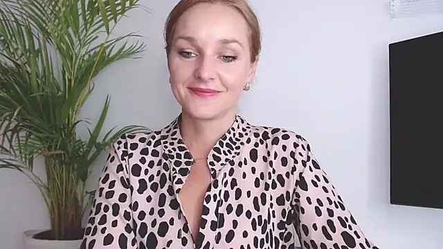 Snapshot of AliciaDesire chatting on 26, 9, 2025 AliciaDesire online show from 26, 9, 2025