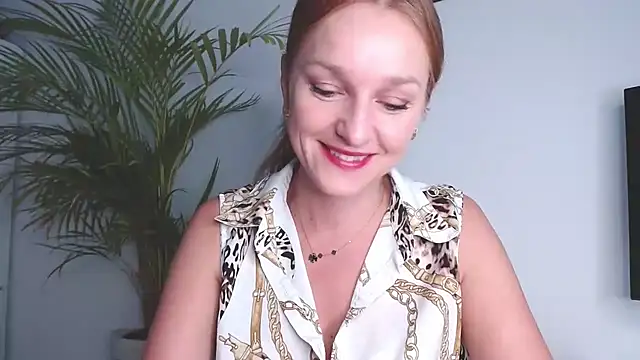 Snapshot of AliciaDesire chatting on 1, 10, 2025 AliciaDesire online show from 1, 10, 2025