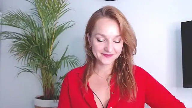 Snapshot of AliciaDesire chatting on 21, 10, 2025 AliciaDesire online show from 21, 10, 2025