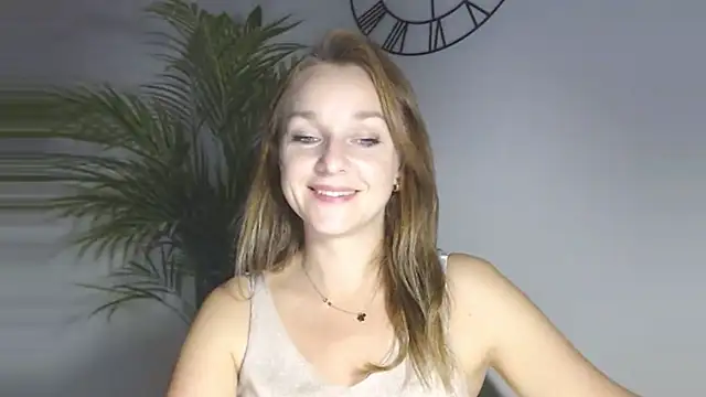 Snapshot of AliciaDesire chatting on 18, 11, 2025 AliciaDesire online show from 18, 11, 2025