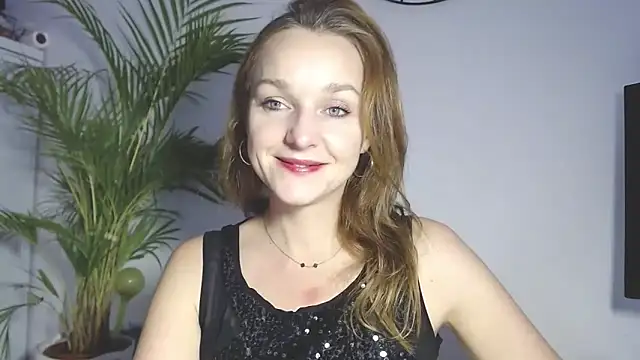 Snapshot of AliciaDesire chatting on 17, 12, 2025 AliciaDesire online show from 17, 12, 2025