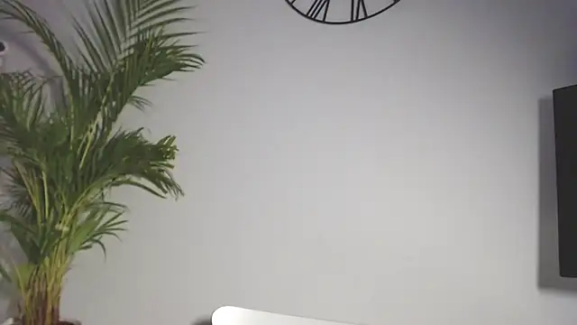 Snapshot of AliciaDesire chatting on 18, 12, 2025 AliciaDesire online show from 18, 12, 2025