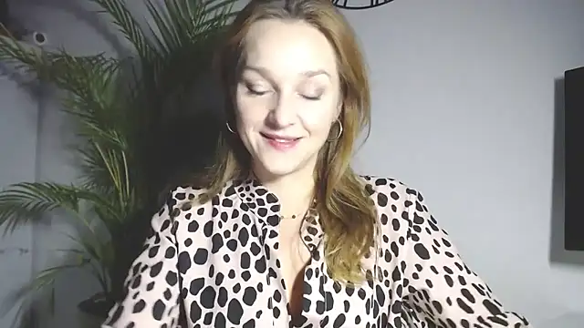 Snapshot of AliciaDesire chatting on 19, 12, 2025 AliciaDesire online show from 19, 12, 2025