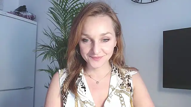 Snapshot of AliciaDesire chatting on 5, 2, 2026 AliciaDesire online show from 5, 2, 2026