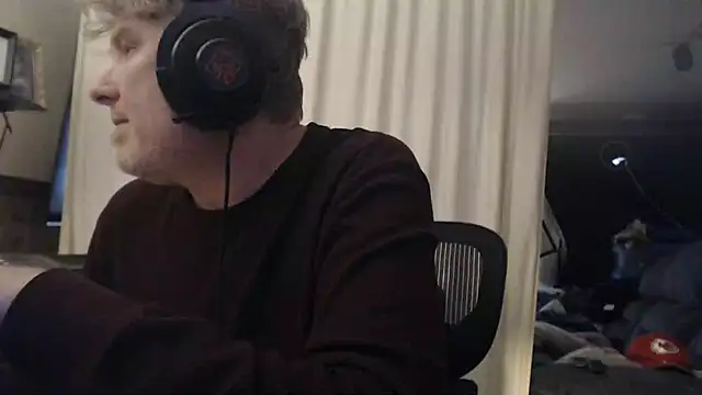 Snapshot of BrisonChase chatting on 9, 3, 2025 BrisonChase online show from 9, 3, 2025