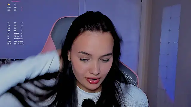 Snapshot of _Sweetie_ chatting on 18, 10, 2025 Sweetie online show from 18, 10, 2025