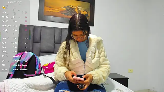 Snapshot of Vahiolet_smith chatting on 3, 7, 2026 Vahiolet smith online show from 3, 7, 2026