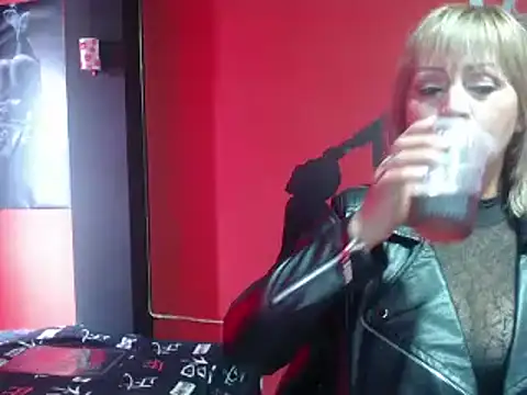 Snapshot of KLOE_PIELL chatting on 24, 1, 2025 KLOE PIELL online show from 24, 1, 2025
