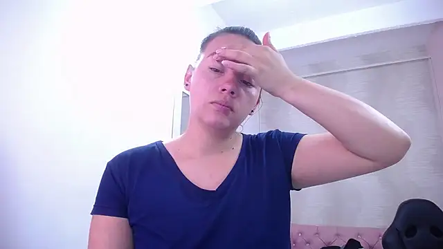 Snapshot of lauraguzman chatting on 27, 2, 2025 lauraguzman online show from 27, 2, 2025