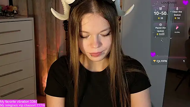 Snapshot of ValBae chatting on 14, 9, 2025 ValBae online show from 14, 9, 2025