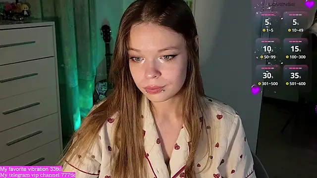 Snapshot of ValBae chatting on 15, 9, 2025 ValBae online show from 15, 9, 2025