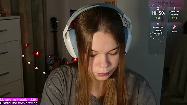 Snapshot of ValBae chatting on 28, 10, 2025 ValBae online show from 28, 10, 2025