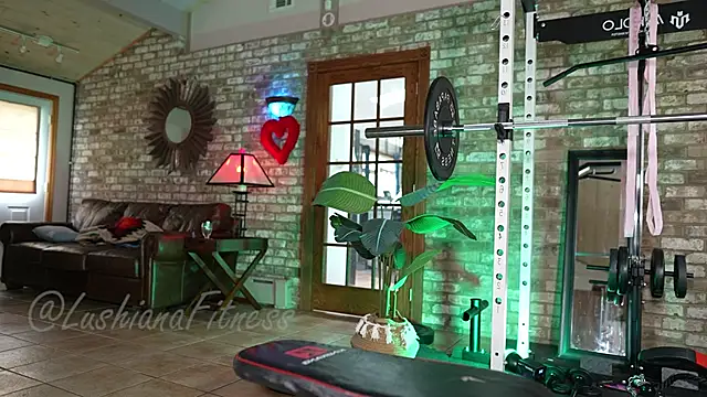 Snapshot of LushianaFitness chatting on 26, 6, 2026 LushianaFitness online show from 26, 6, 2026