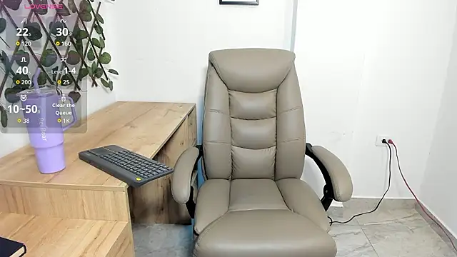 Madeleine  w online show from 13, 2, 2026