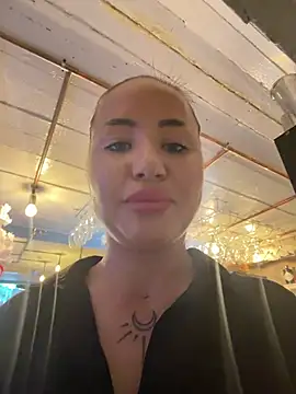 Snapshot of beautydiamond chatting on 15, 7, 2026 beautydiamond online show from 15, 7, 2026