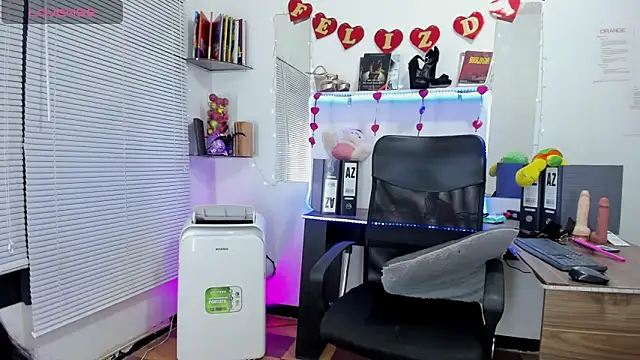 Snapshot of MIAUTENA chatting on 27, 2, 2025 MIAUTENA online show from 27, 2, 2025