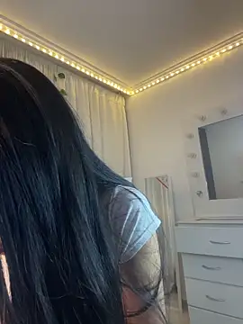 lina pink online show from 6, 3, 2026