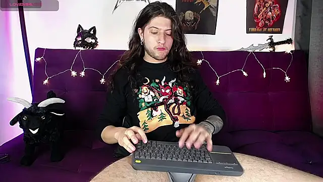 Snapshot of blckwolf_6 chatting on 11, 12, 2024 blckwolf 6 online show from 11, 12, 2024