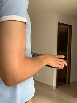 Snapshot of Julifoxx chatting on 16, 12, 2024 Julifoxx online show from 16, 12, 2024