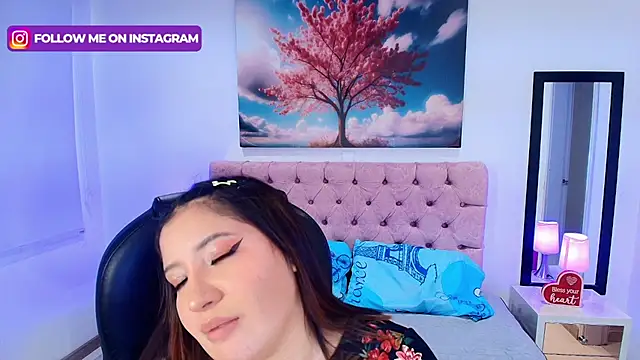 Emma monserrat online show from 6, 1, 2026