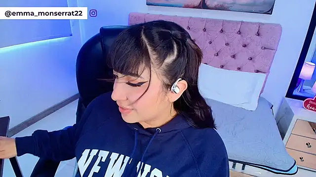 Emma monserrat online show from 4, 3, 2026