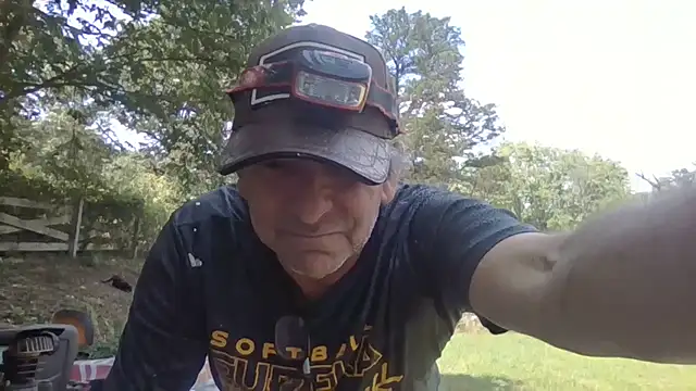Snapshot of llovetoshowoff chatting on 4, 8, 2026 llovetoshowoff online show from 4, 8, 2026