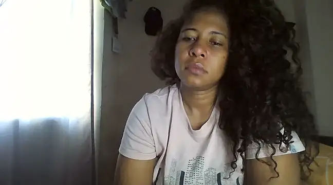 Snapshot of Ivon-09 chatting on 19, 2, 2025 Ivon-09 online show from 19, 2, 2025