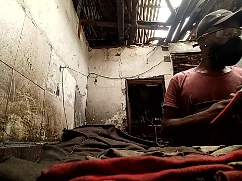 Snapshot of Yairelnegro chatting on 16, 9, 2025 Yairelnegro online show from 16, 9, 2025