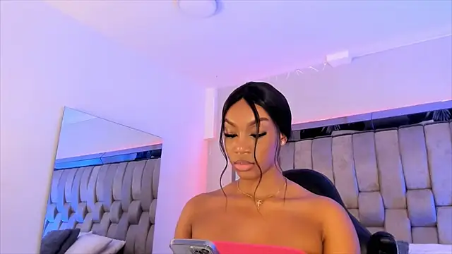 ChaynnaCooper online show from 5, 2, 2025