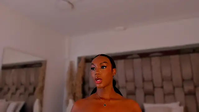 ChaynnaCooper online show from 3, 2, 2026