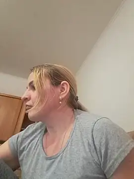 Malichkaanna30 online show from 5, 2, 2025