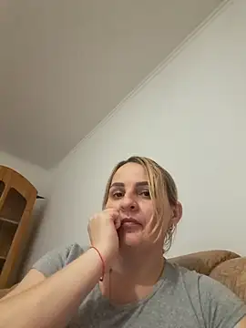 Malichkaanna30 online show from 5, 2, 2025