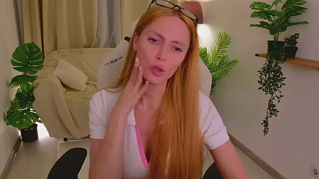 Snapshot of Love_Call chatting on 14, 7, 2026 Love Call online show from 14, 7, 2026
