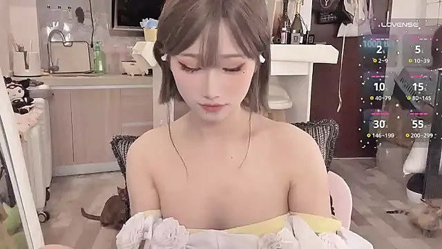 Snapshot of -XunMengLong- chatting on 5, 3, 2025 -XunMengLong- online show from 5, 3, 2025