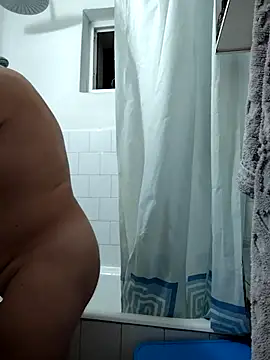 Snapshot of intx800 chatting on 9, 9, 2025 intx800 online show from 9, 9, 2025