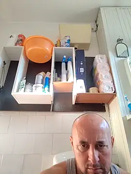 Snapshot of intx800 chatting on 15, 11, 2025 intx800 online show from 15, 11, 2025