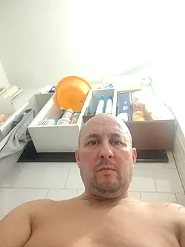 Snapshot of intx800 chatting on 20, 11, 2025 intx800 online show from 20, 11, 2025