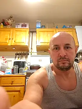 Snapshot of intx800 chatting on 3, 12, 2025 intx800 online show from 3, 12, 2025