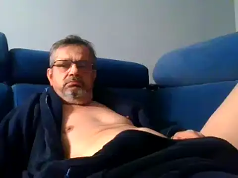 axecoman60 online show from 16, 2, 2025