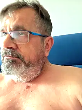 axecoman60 online show from 15, 3, 2026