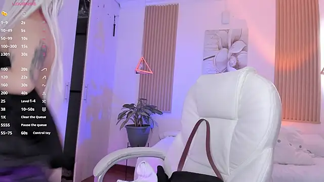 Kendall Bunnyy online show from 17, 3, 2025