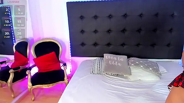 Snapshot of SaraDreamss chatting on 18, 2, 2025 SaraDreamss online show from 18, 2, 2025