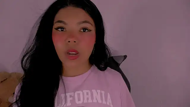 Snapshot of veky_saliva01 chatting on 17, 11, 2025 veky saliva01 online show from 17, 11, 2025