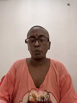 Snapshot of mamakarma1403 chatting on 14, 6, 2026 mamakarma1403 online show from 14, 6, 2026